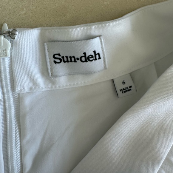 Aritzia Sundeh White Pleated Tennis Skirt, size 6 - Picture 2 of 2